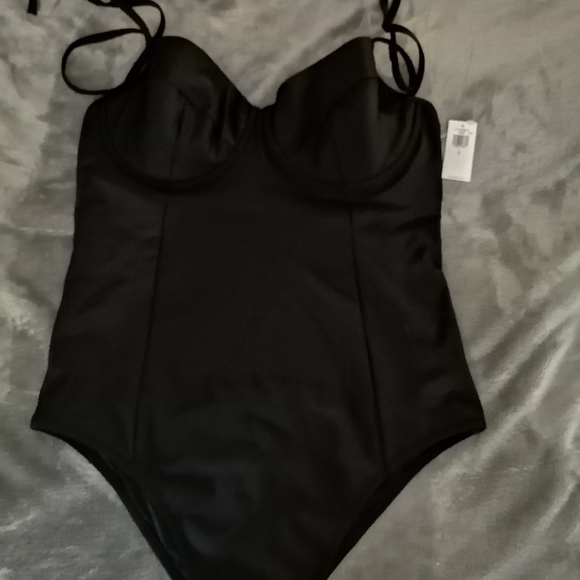 Old Navy women's tie shoulder one piece bathing suit - Picture 6 of 6